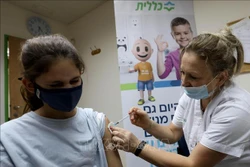 Chuyên gia Israel cảnh báo biến thể Delta có thể quay trở lại