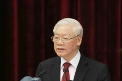 Chỉ thị của Bộ Chính trị về việc nghiên cứu, học tập, quán triệt, tuyên truyền và triển khai thực hiện Nghị quyết Đại hội đại biểu toàn quốc lần thứ XIII của Đảng