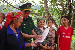 Nâng cao nhận thức cho người dân khu vực biên giới huyện Nậm Pồ về phòng, chống tội phạm và xuất, nhập cảnh trái phép