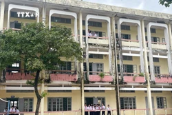 Trường học xuống cấp nghiêm trọng, giáo viên và học sinh bất an