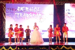 Đêm hội Trăng rằm tại vùng biên giới Buôn Đôn