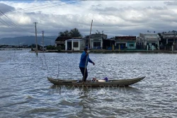 Các tỉnh, thành phố từ Thừa Thiên - Huế đến Bình Định ứng phó với lũ trên các sông