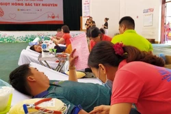 Ngày hội hiến máu Giọt hồng Bắc Tây Nguyên tại Kon Tum