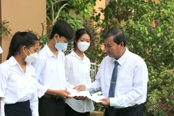 Trên 2.700 học sinh Khmer tại các Trường Phổ thông Dân tộc nội trú ở Trà Vinh bước vào năm học mới