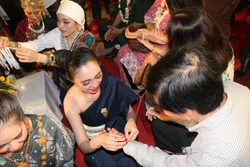 Lưu học sinh Lào vui Tết cổ truyền Bunpimay trên đất Cố đô Huế