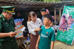 "Khóa chặt" tuyến biên giới, trấn áp tội phạm mua bán người