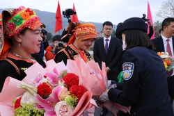Cửa khẩu Ma Lù Thàng chính thức thông quan trở lại