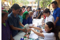 Khám, tư vấn sức khỏe miễn phí cho các gia đình chính sách, người nghèo ở Cao Bằng