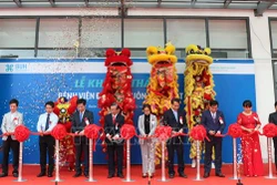 Cắt băng khánh thành Bệnh viện Đại học Buôn Ma Thuột. Ảnh: Tuấn Anh – TTXVN