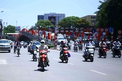 Trung Bộ nắng nóng gay gắt, có nơi nhiệt độ gần 40 độ C