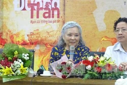 Ra mắt tự truyện “Đường trần – Ngọn lửa không bao giờ tắt” của tác giả Trần Tố Nga