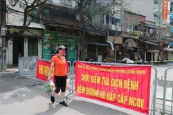 Người dân sống trong và gần khu vực bị cách ly chủ động nâng cao ý thức phòng dịch COVID-19