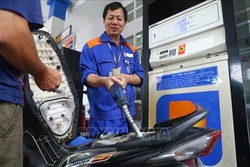 Giá xăng giảm nhẹ từ 15h ngày 1/8