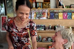Làng hương Thủy Xuân làm du lịch