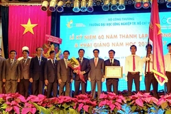 Phó Thủ tướng Vũ Đức Đam dự lễ kỷ niệm 60 năm thành lập trường Đại học Công nghiệp Thành phố Hồ Chí Minh