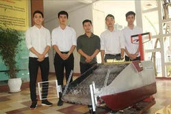 Ba chàng sinh viên với sáng chế nhặt rác thời đại 4.0