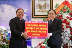 Chủ tịch Ủy ban Trung ương Mặt trận Tổ quốc Việt Nam Trần Thanh Mẫn chúc mừng Giáng sinh tại Đắk Lắk