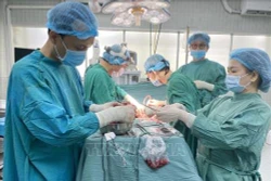 Bác sỹ Bệnh viện Chợ Rẫy kết hợp đại phẫu “3 trong 1” giúp loại bỏ nhiều nguy cơ cho bệnh nhân ung thư