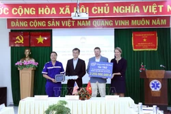 Thành phố Hồ Chí Minh tiếp tục đẩy mạnh vận động, tiếp nhận ủng hộ phòng, chống dịch COVID-19