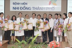 Thành phố Hồ Chí Minh: Sức khỏe cặp song sinh dính liền được tách rời tiến triển tốt
