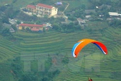 Khảo sát hai điểm bay dù lượn mới tại đỉnh đèo Khau Phạ và khu vực đồi mâm xôi, Yên Bái