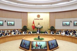 Thủ tướng Nguyễn Xuân Phúc: Hỗ trợ tốt nhất cho sản xuất kinh doanh, dịch vụ