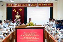 Phó Thủ tướng thường trực Trương Hòa Bình kiểm tra công tác đảm bảo an ninh tại Cảng Hàng không quốc tế Tân Sơn Nhất