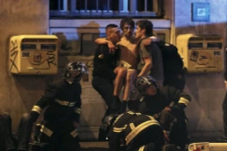 Khủng bố hàng loạt rúng động nước Pháp, 153 người thiệt mạng