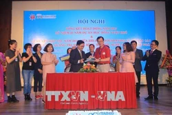 Hơn 16 tỷ đồng hỗ trợ học sinh nghèo, khó khăn 6 tỉnh miền Trung