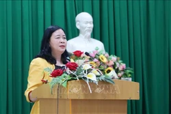 Trưởng ban Dân vận Trung ương Bùi Thị Minh Hoài tiếp xúc cử tri tại Đắk Lắk