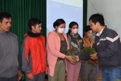 Kon Tum trao 10.000 cây Sâm Ngọc Linh giống cho hộ nghèo
