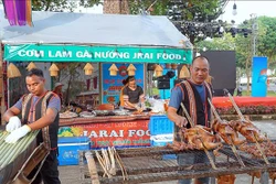 Những món ăn đặc trưng của đồng bào bản địa tại “Tuần lễ văn hóa ẩm thực” ở Gia Lai. Ảnh: Hoài Nam – TTXVN