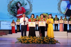 Sơn La: Tuyên dương các giáo viên, học sinh vùng cao tiêu biểu