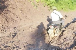 Những thầy cô giáo "cắm bản" ở huyện biên giới Kỳ Sơn