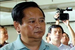 Khởi tố nguyên Phó Chủ tịch UBND thành phố Hồ Chí Minh do vi phạm các quy định về quản lý đất đai