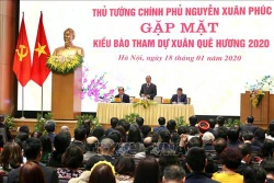Thủ tướng Nguyễn Xuân Phúc gặp mặt kiều bào tham dự chương trình Xuân Quê hương 2020
