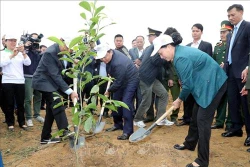 Chủ tịch Quốc hội Nguyễn Thị Kim Ngân tham dự Lễ ra quân hưởng ứng Tết trồng cây tại Hòa Bình
