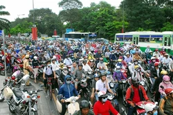 Cuối năm, "nghẹt thở" chuyện đi lại
