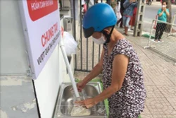  Dịch COVID-19: Nhấn chuông để nhận gạo miễn phí 24/24h