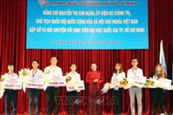 Chủ tịch Quốc hội Nguyễn Thị Kim Ngân thăm, làm việc tại Đại học Quốc gia Thành phố Hồ Chí Minh