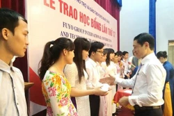 Tăng học phí, sinh viên nghèo sẽ khó hơn