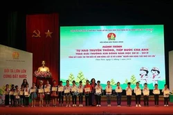 Hành trình “Tự hào truyền thống, tiếp bước cha anh”
