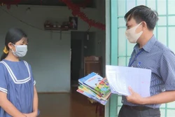 Thầy trò vùng biên giới Bình Phước nỗ lực vượt khó học trực tuyến