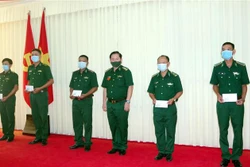 Tăng cường bộ đội biên phòng lên biên giới chống dịch COVID-19