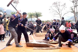 Sôi nổi Lễ hội giã bánh giầy ở vùng cao Mù Cang Chải 