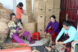 Nghề đan lục bình góp phần tạo việc làm cho phụ nữ ở vùng sâu Kiên Giang