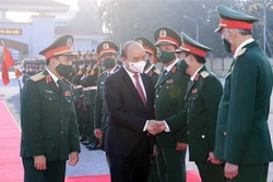 Chủ tịch nước Nguyễn Xuân Phúc thăm, làm việc tại Bộ Tư lệnh Quân khu 4