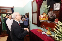 77 năm Quốc khánh: Tổng Bí thư Nguyễn Phú Trọng dâng hương tưởng niệm Chủ tịch Hồ Chí Minh
