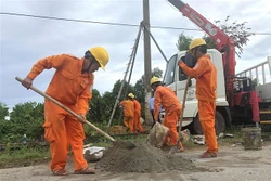 Khẩn trương khắc phục hậu quả bão số 5 và ứng phó với mưa lũ