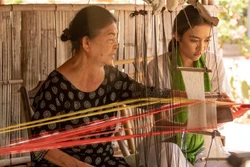 Bà Thuận Thị Trụ đưa thổ cẩm truyền thống vươn ra thế giới